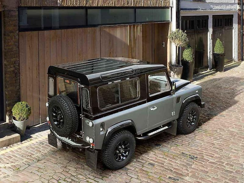 Land Rover Defender Adventure.