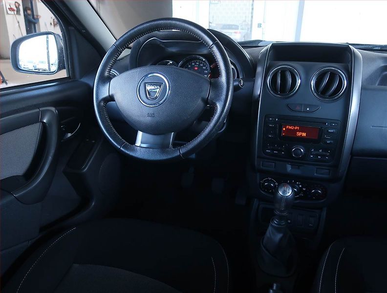 Dacia Duster (2015) 1.2 TCe, Park. senzory - fotka 7 z 14