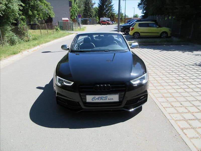 Audi A5 3,0 TDi 4x4 Navi S-Line B&O - fotka 5 z 38