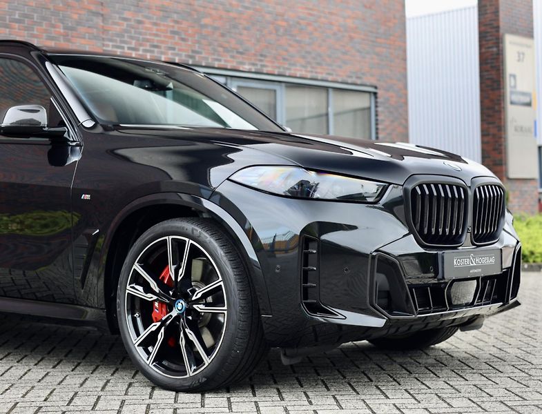 BMW X5 (2025) 50e xDrive M SPORT Individual - fotka 7 z 53
