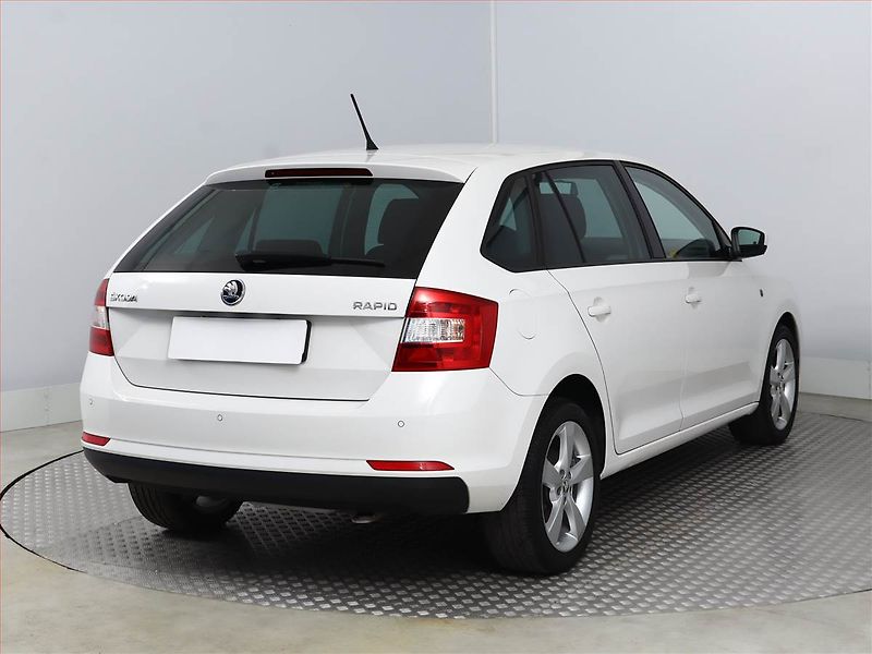 Škoda Rapid (2015) Spaceback 1.2 TSI, Tempomat - fotka 5 z 17