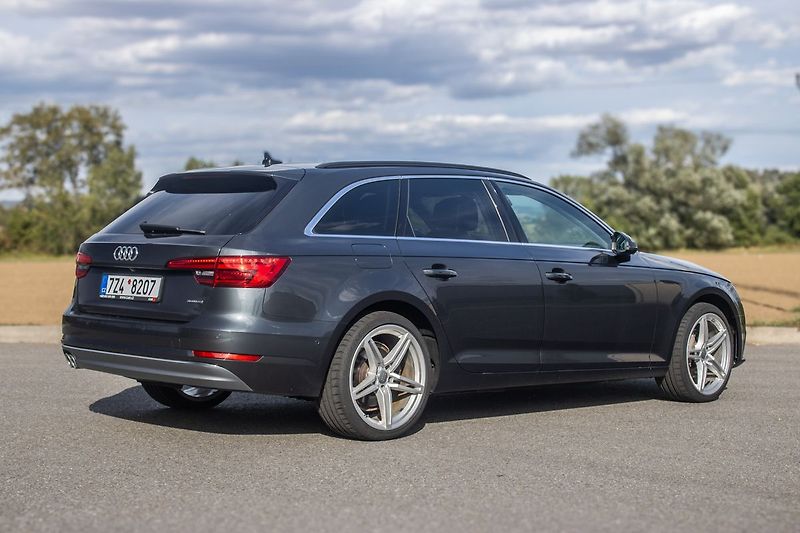 Audi A4 - fotka 5 z 26