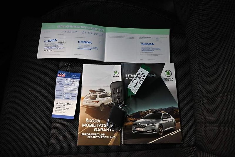 Škoda Superb (2023) 2.0 DSG Matrix LED STYLE ACC V - fotka 31 z 36