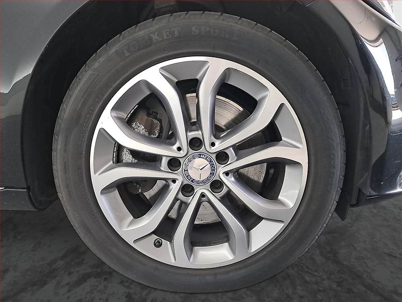 Mercedes-Benz Třídy C (2016) Avantgarde C 250 d 4MATIC - fotka 15 z 19