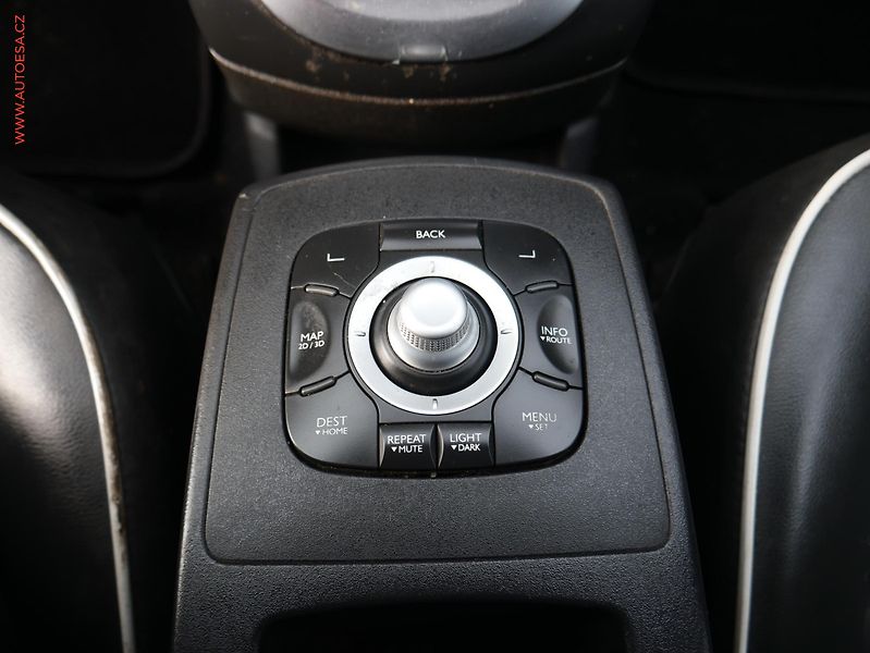 Renault Scénic (2012) 1.6 DCi, ČR, Bixen, AC - fotka 16 z 19