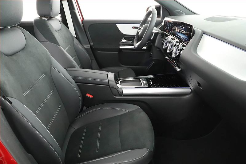 Mercedes-Benz GLA (2025) 220 4MATIC - fotka 7 z 30