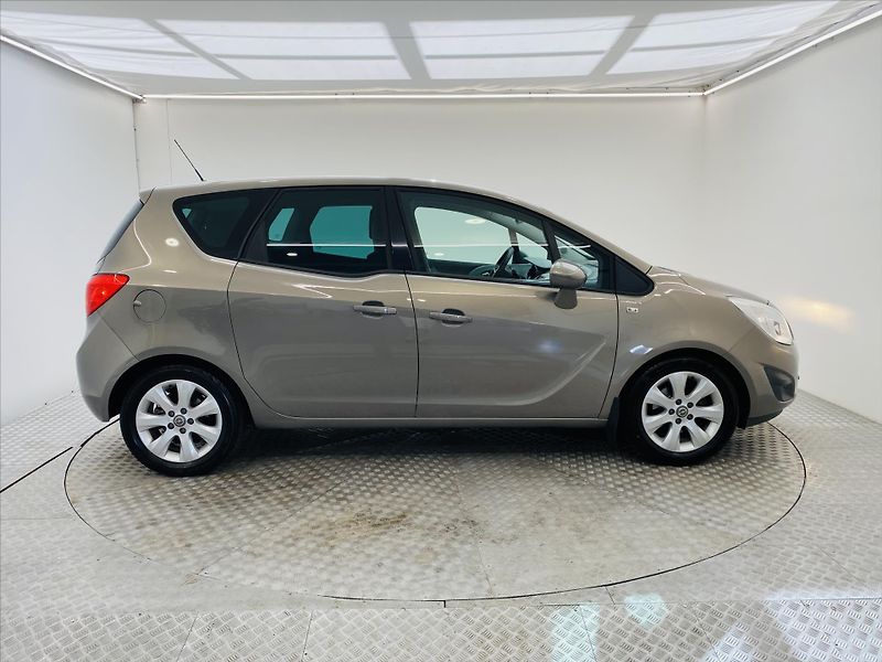 Opel Meriva 1,4 i 74 kW Digi Klima Cosmo - fotka 22 z 24