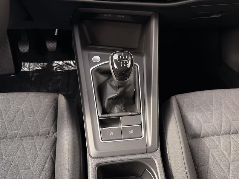 Volkswagen Golf (2025) 1,5 TSI 85kW 6G  People - fotka 19 z 20