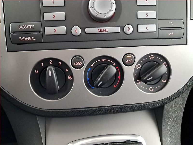 Ford C-MAX (2010) 1.6 TDCi, Serv.kniha, po STK - fotka 13 z 16