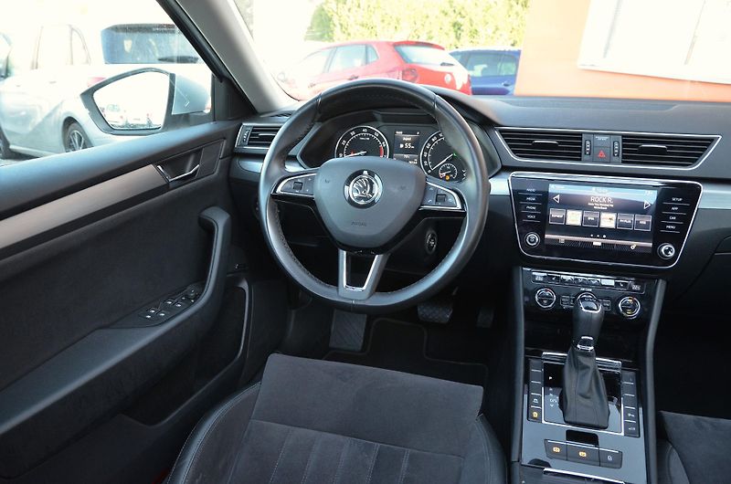 Škoda Superb (2017) 1.8 TSi DSG STYLE / ČR / PANO - fotka 23 z 46