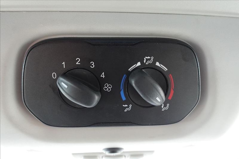 Ford Transit 2,0 TDCI  L3H2 BUS KLIMA - fotka 32 z 33