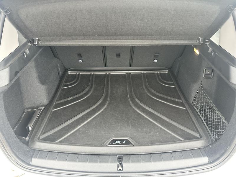 BMW X1 sDrive18i - fotka 11 z 14