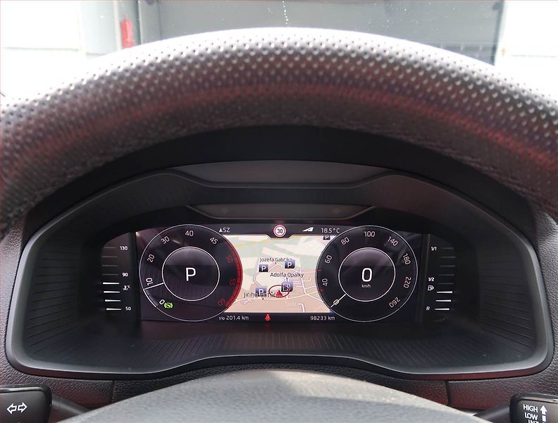 Škoda Karoq (2018) Style Plus 2.0 TDI - fotka 11 z 26