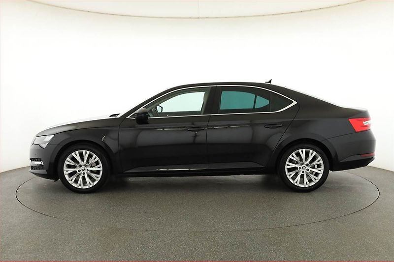 Škoda Superb (2021) Style 2.0 TDI - fotka 3 z 20