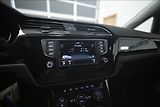 Volkswagen Touran 2,0 TDI MASÁŽ KAMERA VÝHŘEV ČR - náhled 34