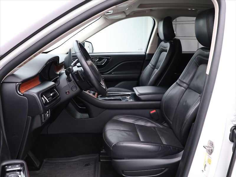 Lincoln Aviator 3,0 EvoBoost V6 AWD CZ - fotka 12 z 43