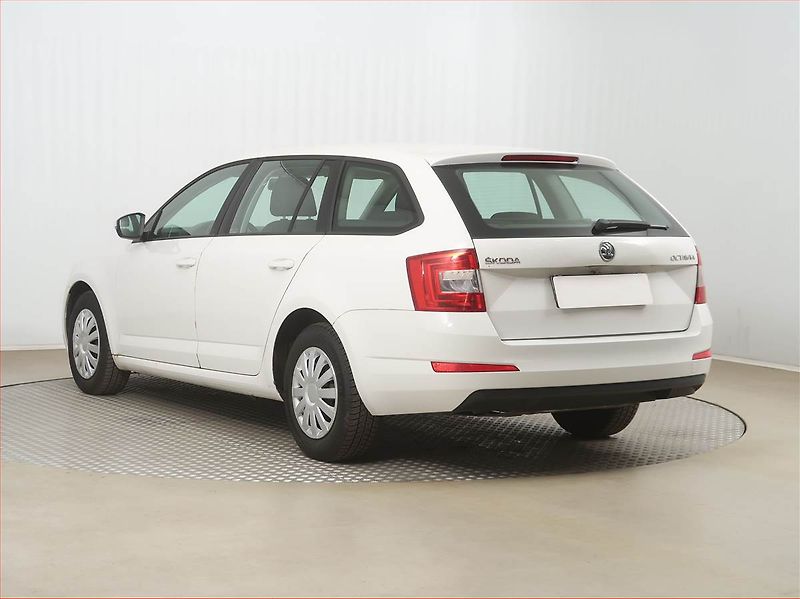 Škoda Octavia (2013) 1.6 TDI, Serv.kniha - fotka 4 z 14