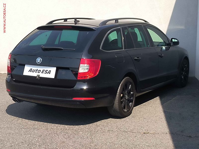Škoda Superb (2013) 2.0 TDi 4x4, ČR, Bixen, navi - fotka 4 z 19