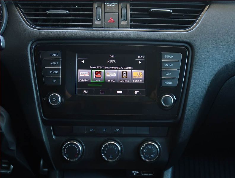 Škoda Octavia (2013) 1.4 TSI, Xenony, Tempomat - fotka 12 z 18