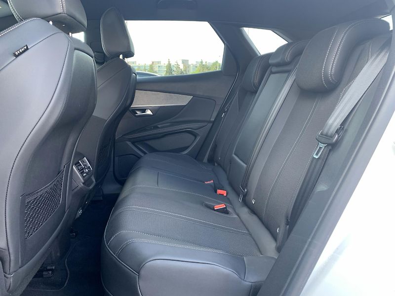 Peugeot 3008 GT 1,6 PT PHEV 165 kW EAT8 - fotka 6 z 29