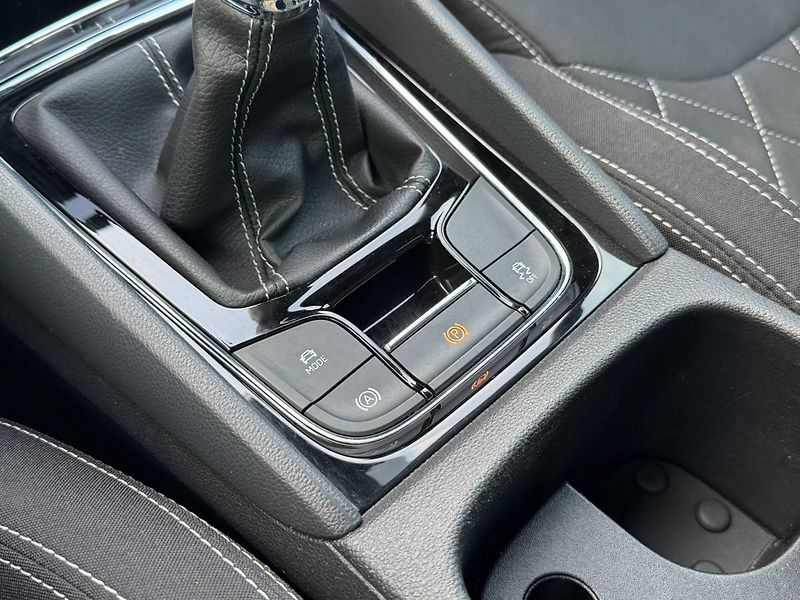Škoda Karoq SportLine 2,0 TDI 110 kW 6° MP - fotka 12 z 37