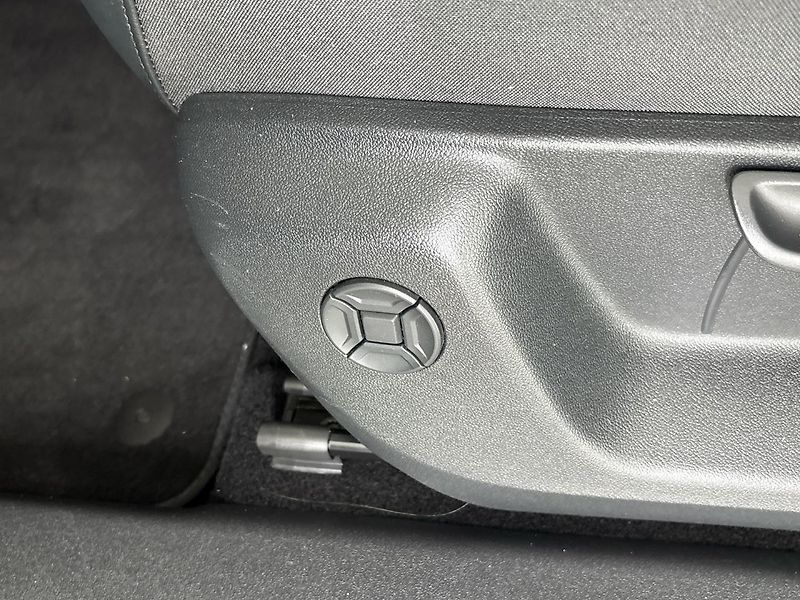 Volkswagen Tiguan People DSG - fotka 28 z 31