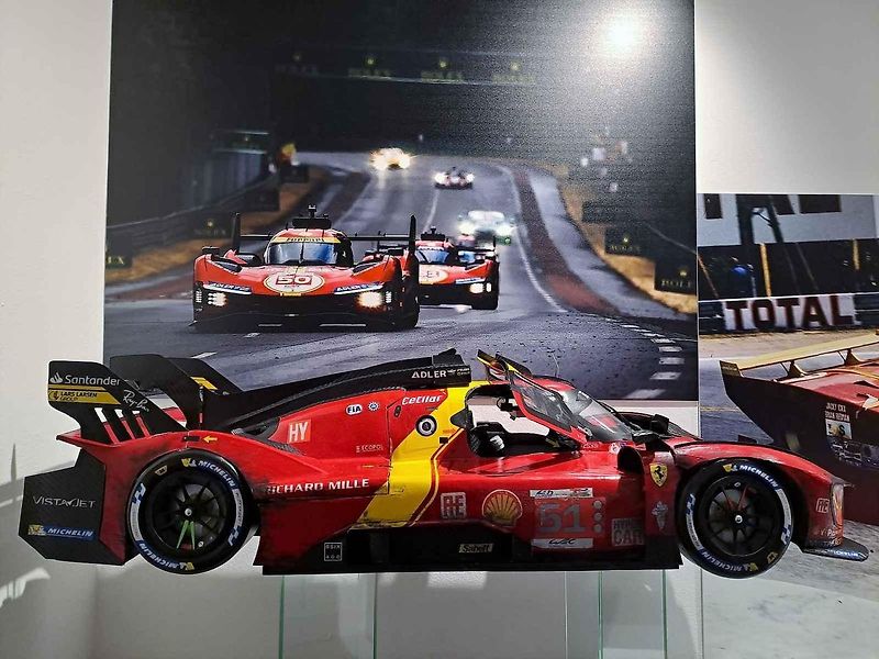Unikátní modely závodních vozů Ferrari jsou k vidění na výstavě Legenda z Maranella v Technickém muzeu v Brně.