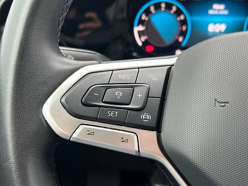 Volkswagen Golf Life 6G 1,0TSi - fotka 13 z 24