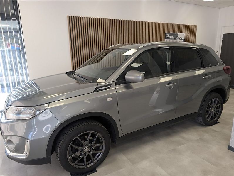 Suzuki Vitara 1.4 HYBRID ALLGRIP - fotka 5 z 34