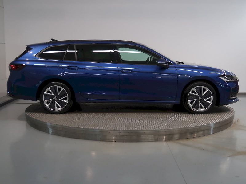 Škoda Superb (2024) SELECTION 2.0TDI 110KW DSG PAN - fotka 8 z 42