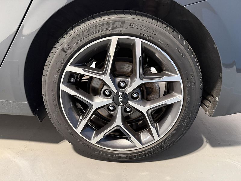 Kia Ceed 1.5 T-GDI 118kW Top SW DCT - fotka 13 z 13