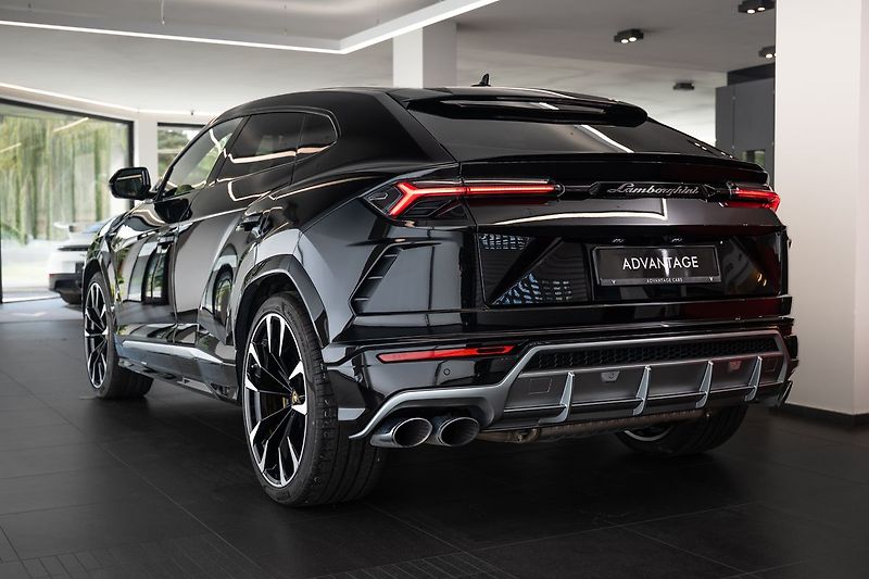 Lamborghini Urus Bang&Olufsen/360/Pano - fotka 4 z 27