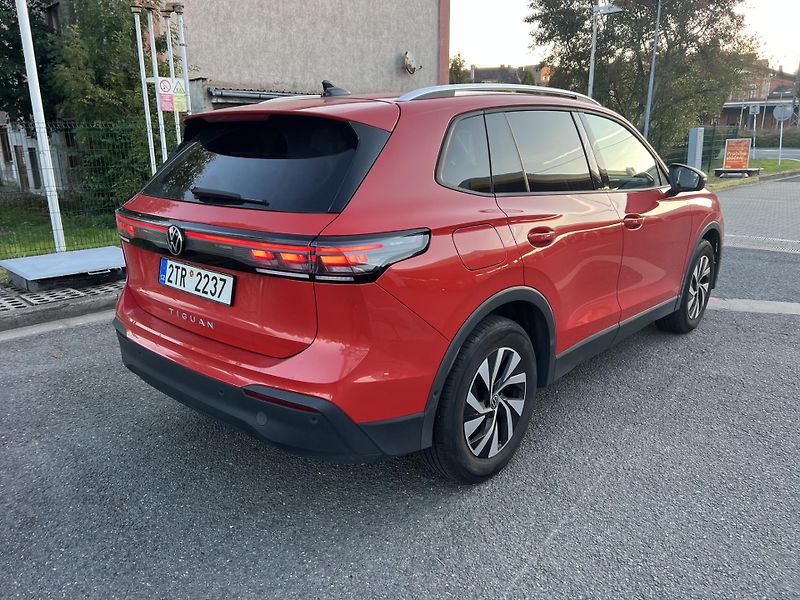 Volkswagen Tiguan (2024) 15