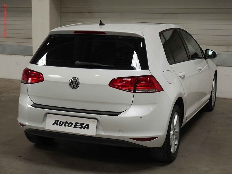 Volkswagen Golf (2014) 1.2TSI, Navi, tempo, park - fotka 6 z 20