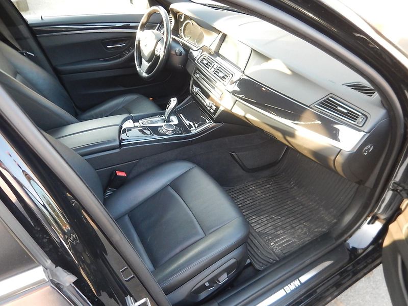 BMW Řada 5 520d XDRIVE, ČR, SERVISKA - fotka 13 z 32