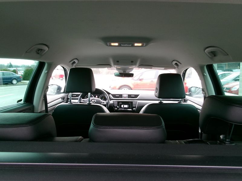 Škoda Superb (2015) 2,0TDI NAVI ACC 4x4 - fotka 14 z 36