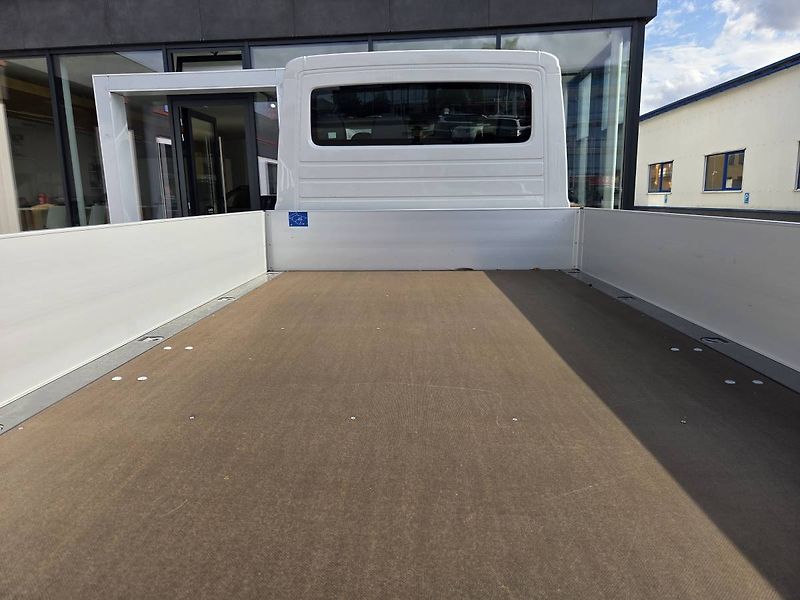 Volkswagen Crafter 35 L4 2.0 TDi 130 kW valník 7m - fotka 9 z 31