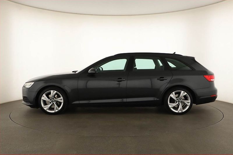 Audi A4 (2016) 2.0 TDI, Xenony, Tempomat - fotka 3 z 14