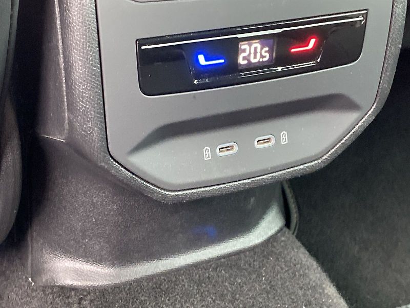 Cupra Formentor (2023) 1.5 TSI DSG - fotka 29 z 41