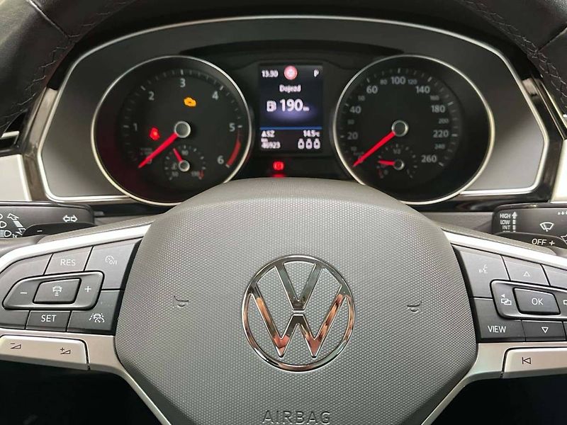 Volkswagen Passat (2024) 2.0 TDI 110kW BMT DSG Elegance - fotka 16 z 20