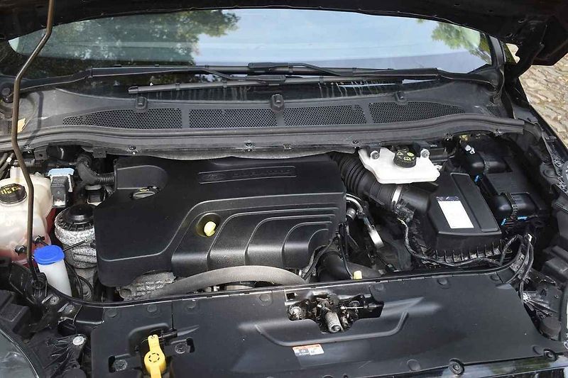 Ford S-Max druhé generace může sloužit větším rodinám ještě hodně dlouho.