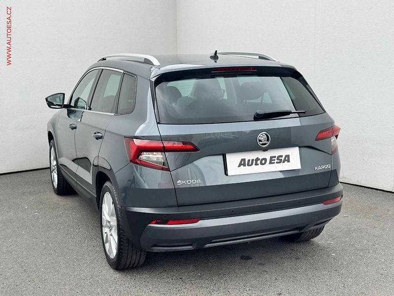 Škoda Karoq (2018) 1.0 TSi, Style, LED, kamera - fotka 4 z 15