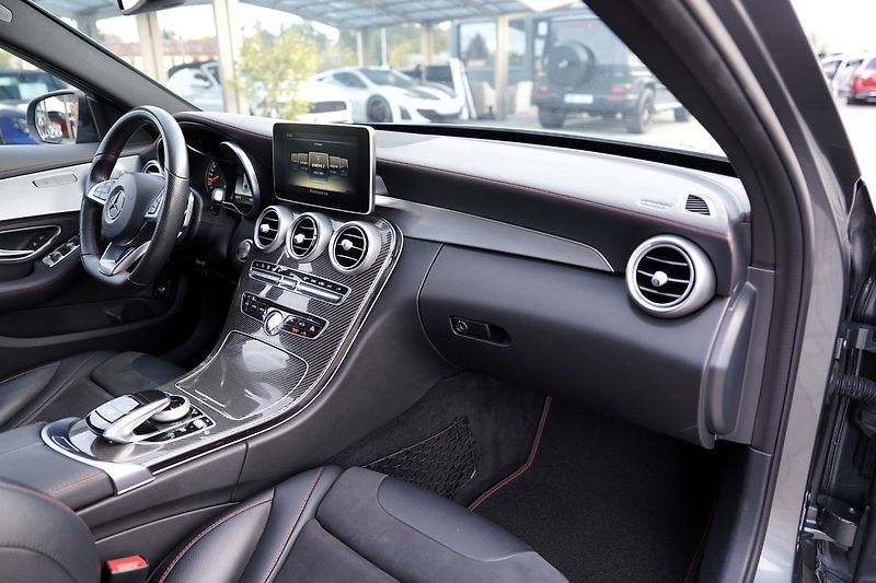 Mercedes-Benz Třídy C C43 AMG 4Matic/ČR/Performance - fotka 24 z 42