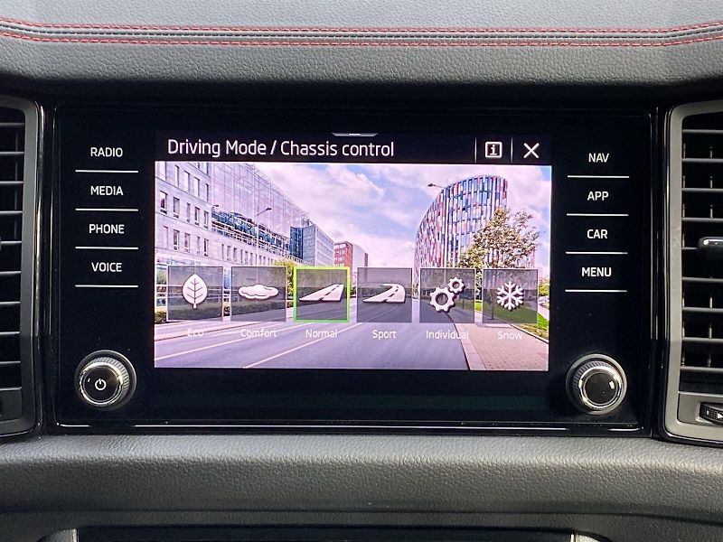 Škoda Kodiaq (2022) 2.0 TSI 4x4 DSG RS - fotka 16 z 41
