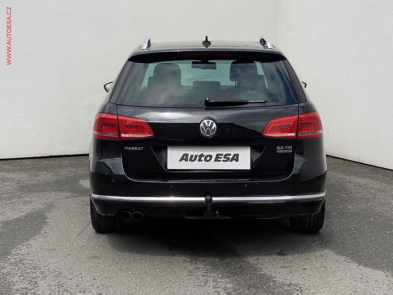Volkswagen Passat (2014) 2.0 TDi, Highline, DSG, bixen - fotka 5 z 17