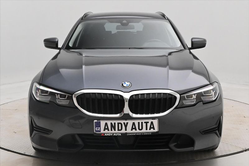 BMW Řada 3 2,0 320d 140 kW SportTouring S - fotka 2 z 32