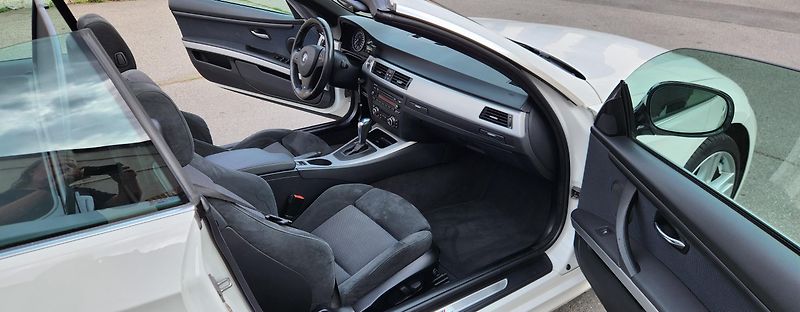 BMW Řada 3 (2010) 330D*M*PAKET*CABRIO*REZERVACE - fotka 17 z 43