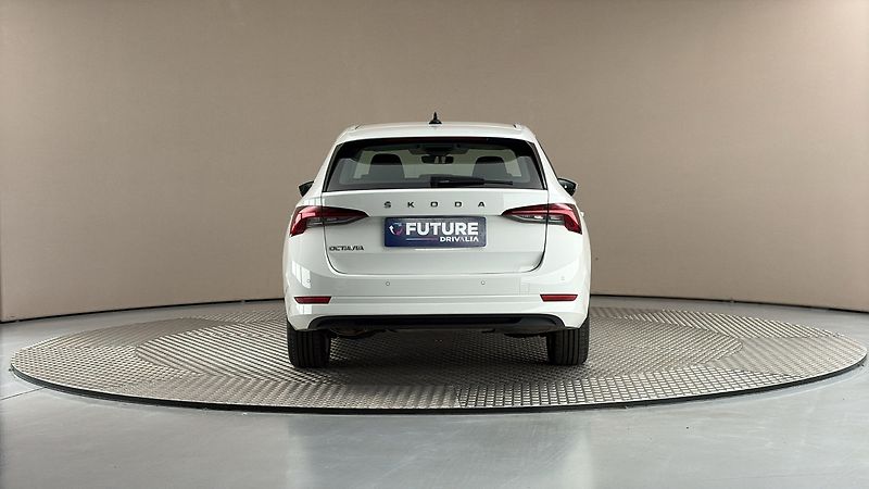 Škoda Octavia 2.0 TDI DSG Style Combi - fotka 5 z 25
