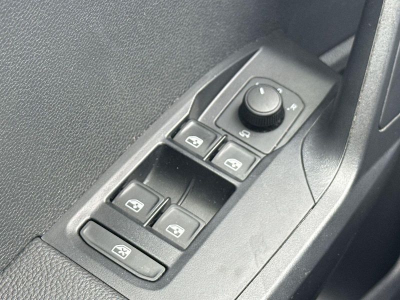 Seat Arona (2024) 1.0 TSI Style - fotka 16 z 28