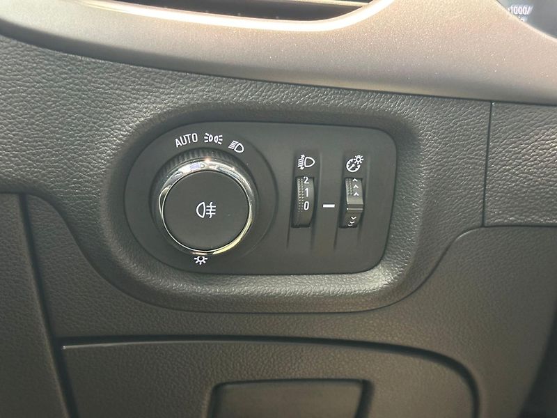 Opel Astra 1,5 CDTi, 1.majitel, Full LED - fotka 18 z 18